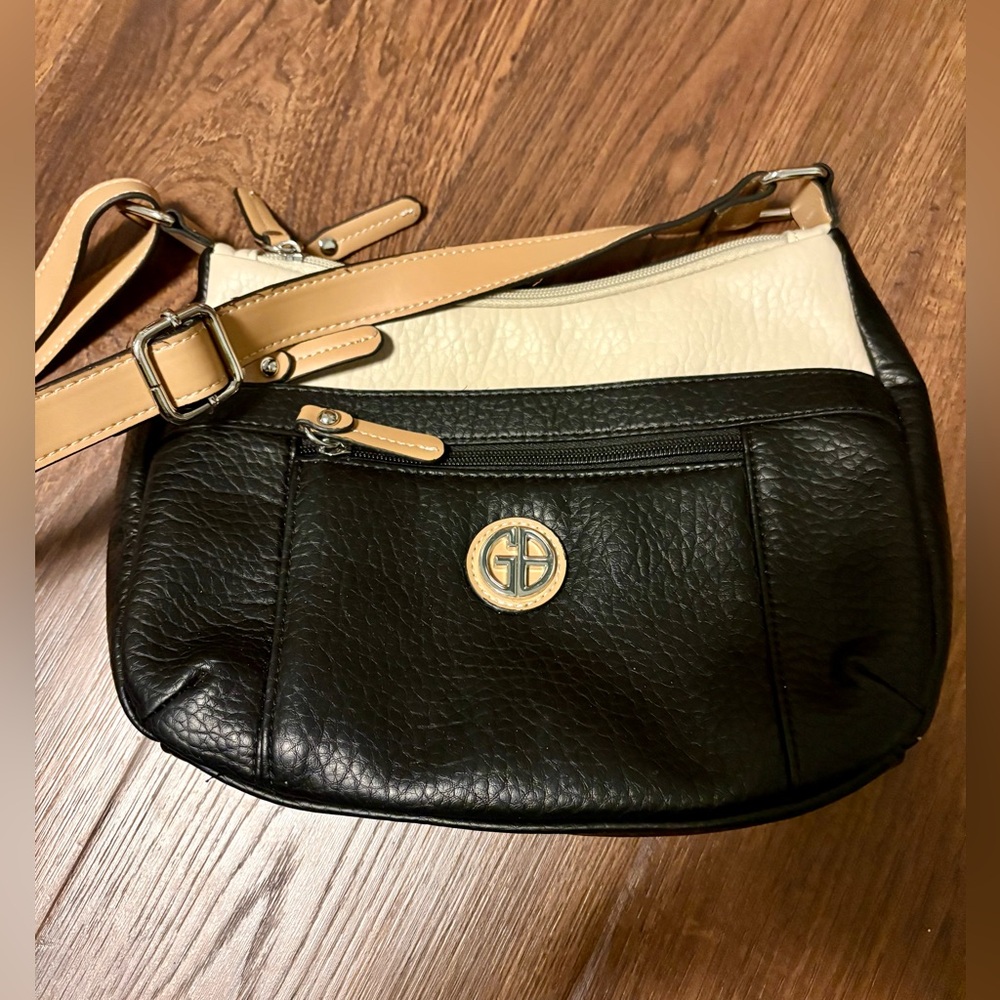 Giani Bernini Black and Tan Crossbody Bag NWOT